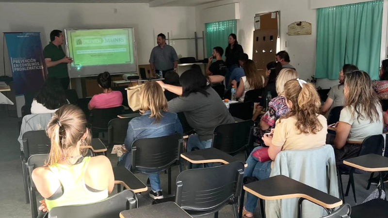 PRIMER ENCUENTRO DE FORMACIÓN SOBRE PREVENTORES COMUNITARIOS EN ADICCIONES.