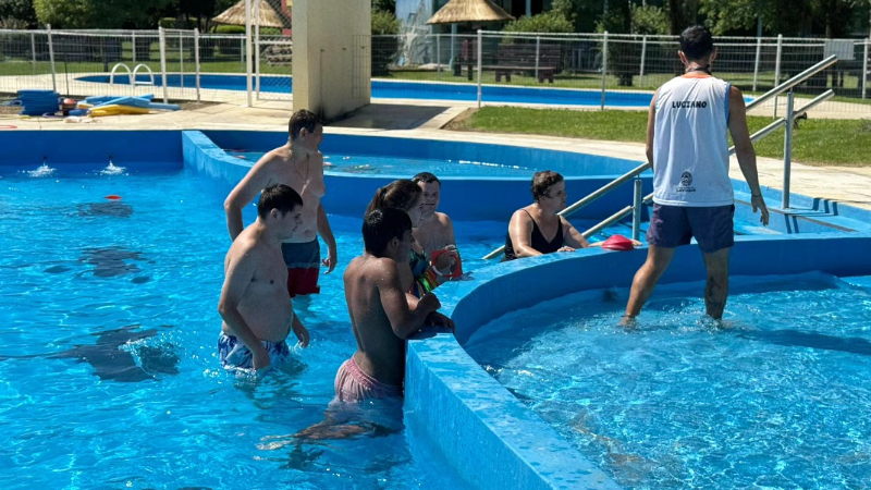 COMENZARÓN LAS CLASES DE DEPORTE ADAPTADO EN LA PILETA 🏊‍♀️