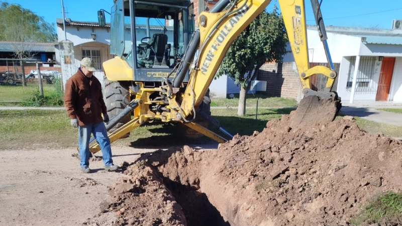 AVANZAN LAS OBRAS DE AMPLIACIÓN DE LA RED CLOACAL EN LARROQUE